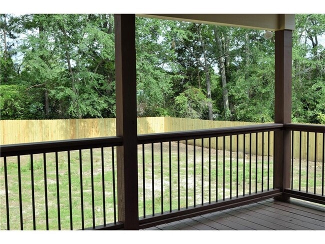 Building Photo - Beautifully Remodeled 3-Bedroom Home Near ...