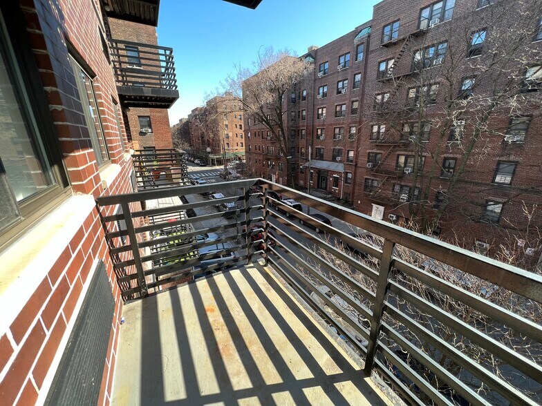 Building Photo - 6515 Booth St