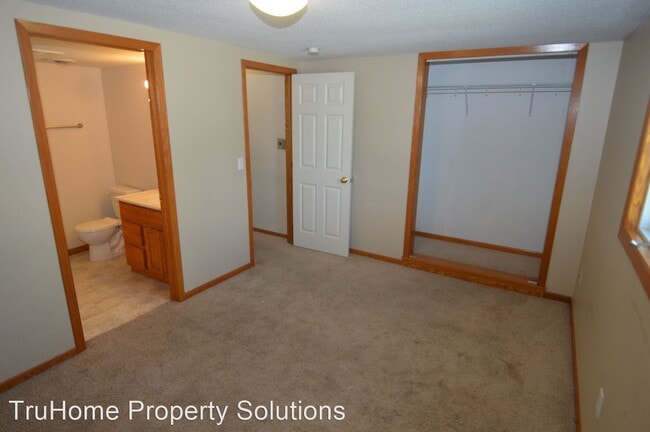 Building Photo - 3 br, 2.5 bath House - 2144 Knightsbridge ...
