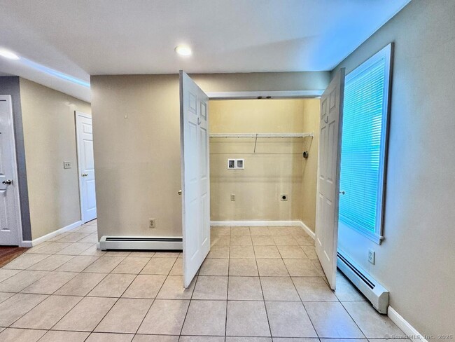 Building Photo - 2 N 4th Ave