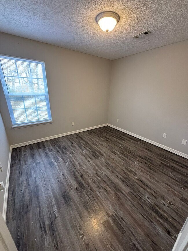 Building Photo - 3 Bedroom 2 Bathroom House for Rent in Lincoln, Arkansas!