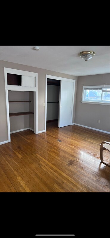 Building Photo - 32 Shute St