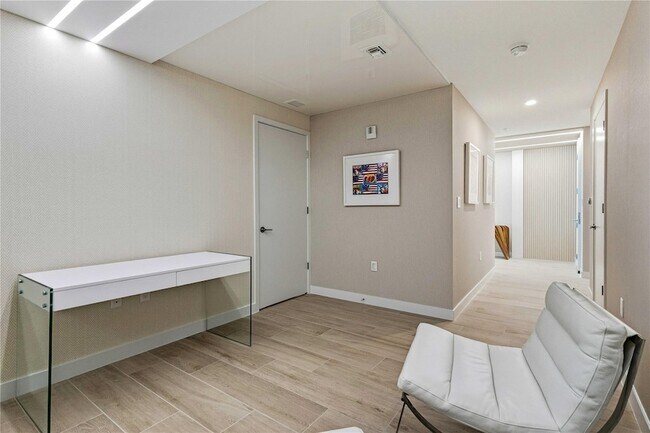 Building Photo - 900 N Ocean Blvd