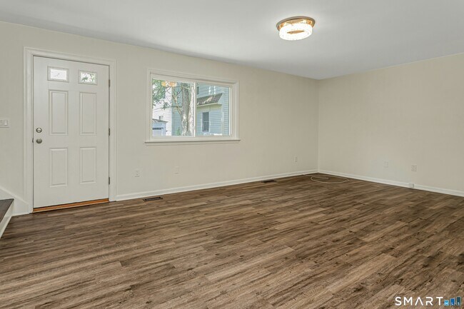 Building Photo - 27 Bouton St E