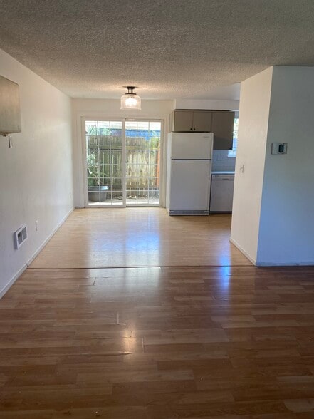 Building Photo - 1101 Hughes St