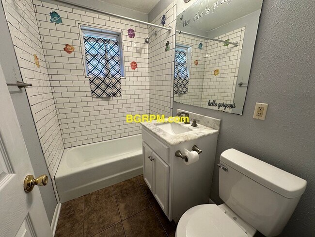 Building Photo - 1118 S Bailey St