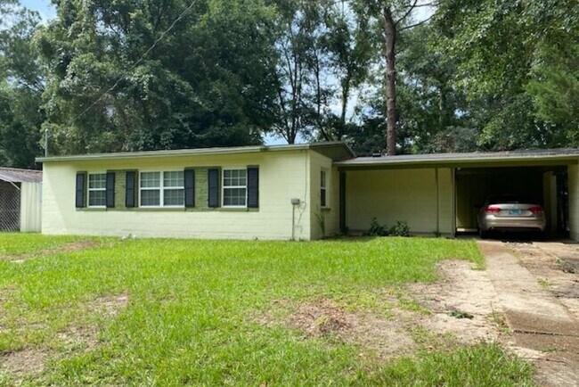 Building Photo - 926 Apache St