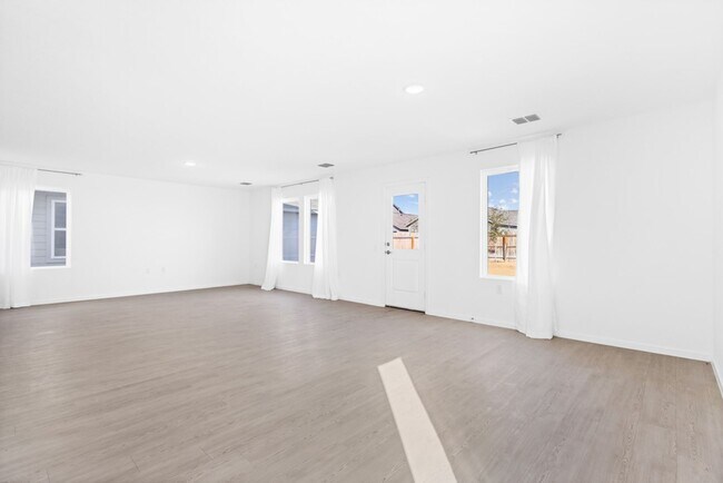 Building Photo - 1347 Neria Lp