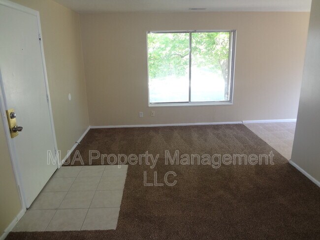 Building Photo - 4642 S Arlington Park Dr