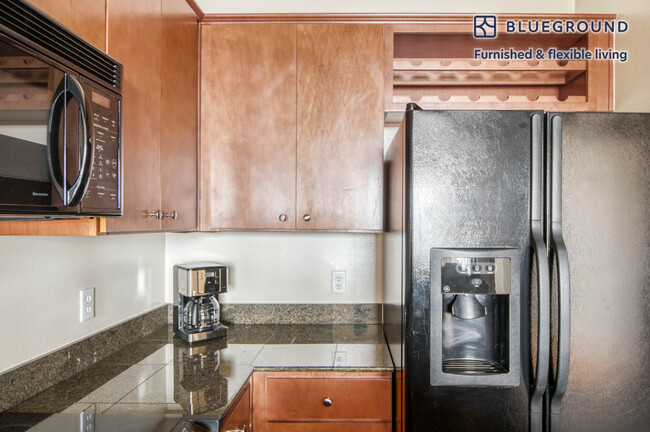 Building Photo - 4550 Cherry Creek S Dr