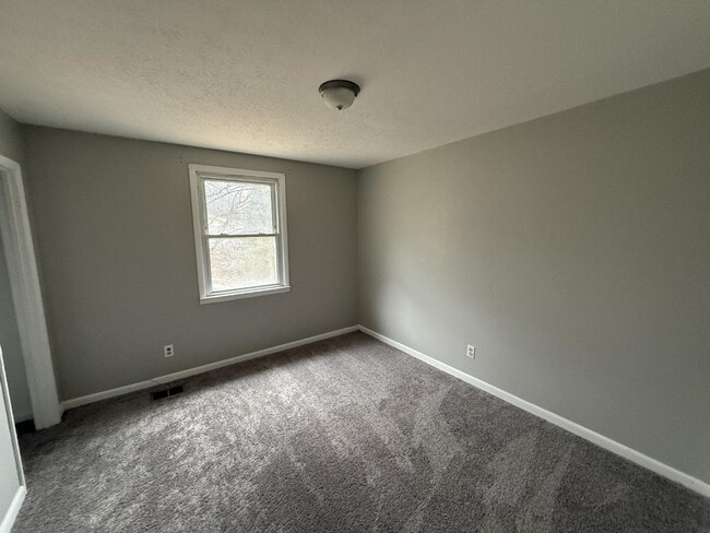 Building Photo - 103 Annette Dr