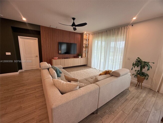 Building Photo - 10503 SW Orana Dr