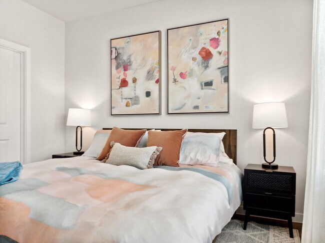 Building Photo - Hot Offer! 8 Weeks Free + $1,000 GC