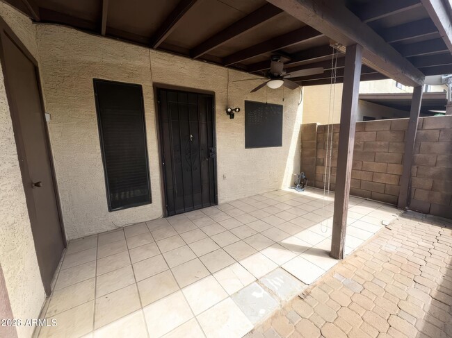 Building Photo - 170 E Guadalupe Rd
