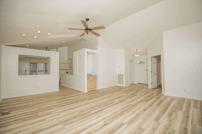 Building Photo - 106 Oohleeno Way