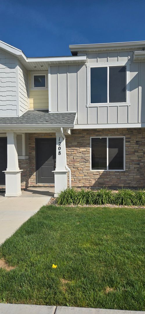 Building Photo - 1208 Summit Ridge Pkwy