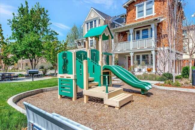 Building Photo - WOW! GREAT HOME! Mountain View!