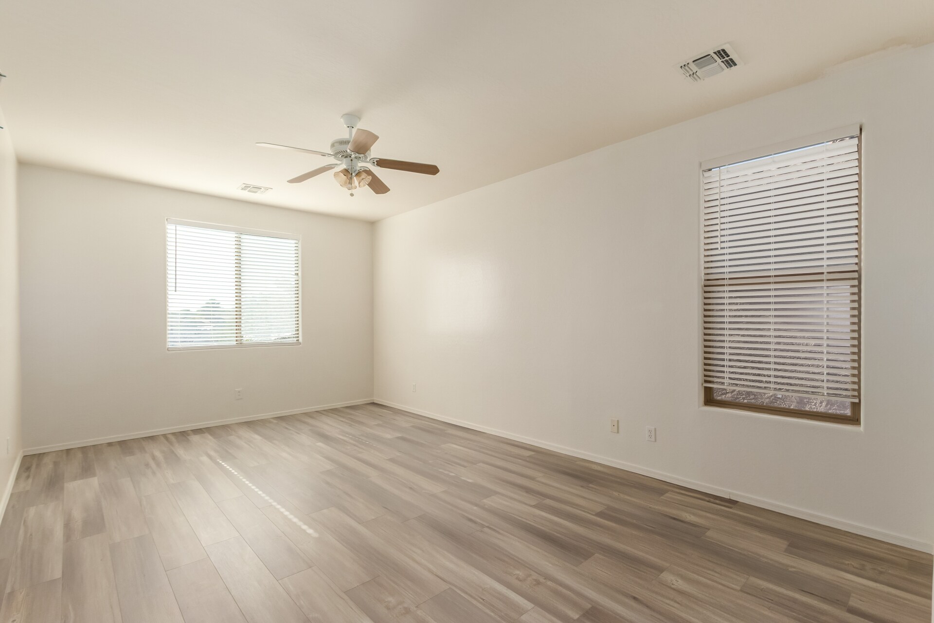 Building Photo - 1927 W Fruit Tree Ln