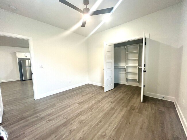 Building Photo - Centerton Home Available NOW! 4 bed, 2 full bath no carpet home. LARGE fenced backyard