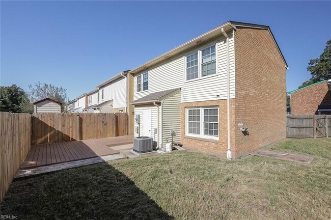 Building Photo - 4755 Old Hickory Rd