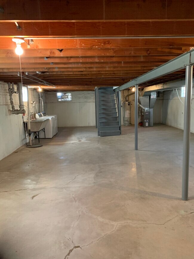 Building Photo - 4420 Opal Ave