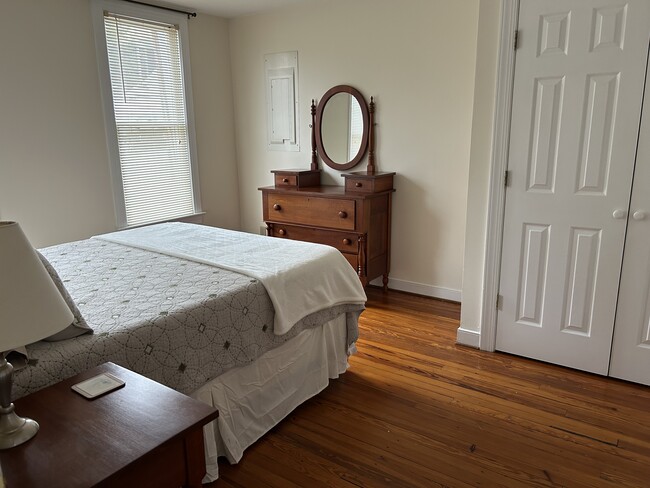 Bedroom 1 - 505 Hawke St