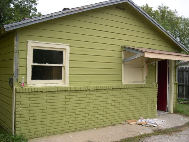 Building Photo - 1013-1015 Hogan Ln