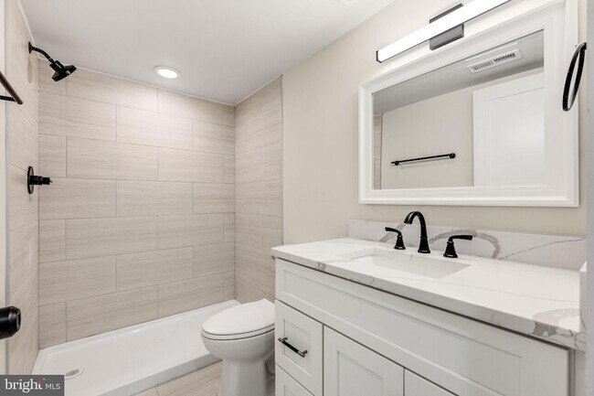 Building Photo - 113 Clifford Ave