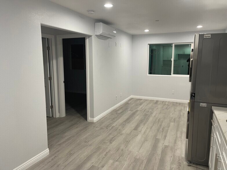 Looking towards 1st bedroom - 1363 Hudspeth St