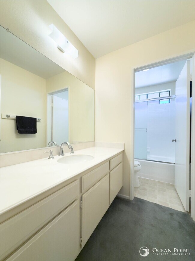 Building Photo - 4 Bedroom Home for Rent in Moorpark!