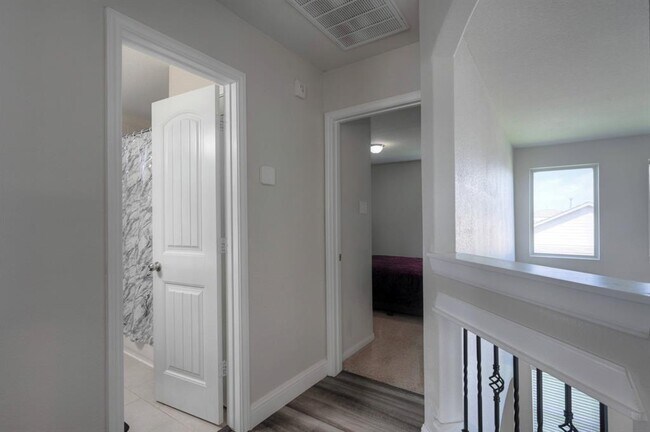 Building Photo - 5555 Casa Martin Dr