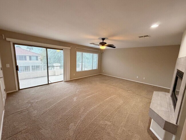 Building Photo - Spacious 5Bdm 3.5Ba Litchfield Park Home in a Small Gated Community