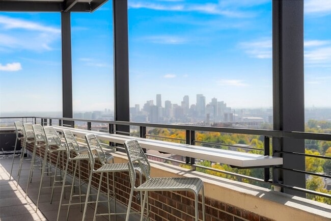 Building Photo - Julian32 at Highlands Square