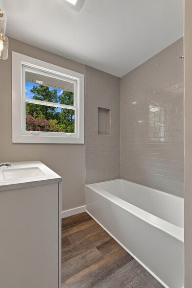 Building Photo - 1614 Shady Cir