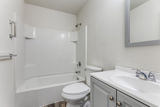 Building Photo - "Charming 3-Bedroom Home with 2.5 Baths and Spacious Living in Fort Worth!"