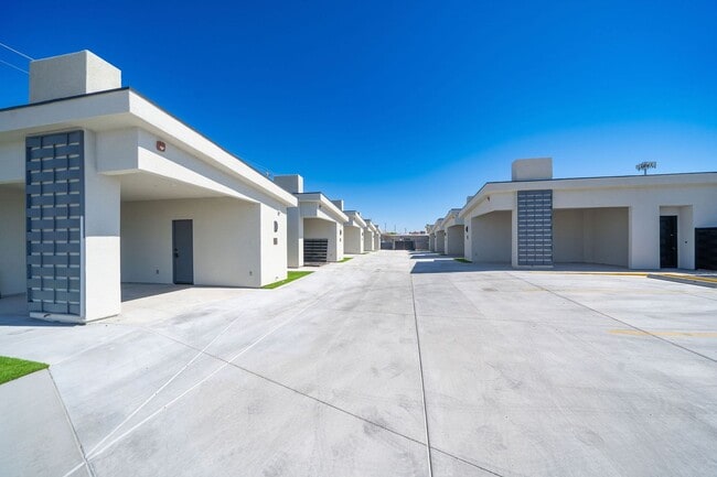 Building Photo - 3448 Oro Grande Blvd