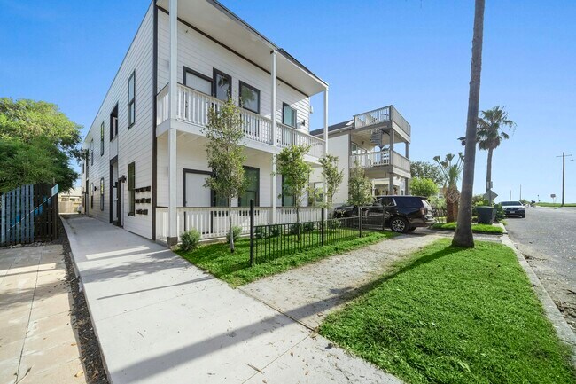 Building Photo - 920 Avenue L