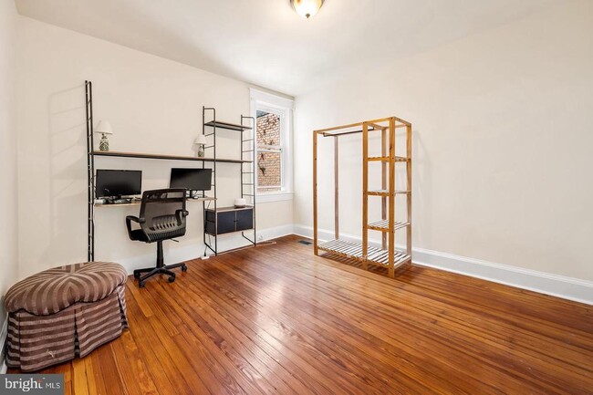 Building Photo - 333 E 29th St