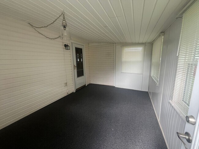 Building Photo - Nice Family home in Ward