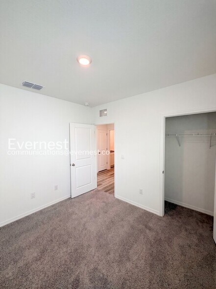 Building Photo - 10650 Dusty Boot Rd