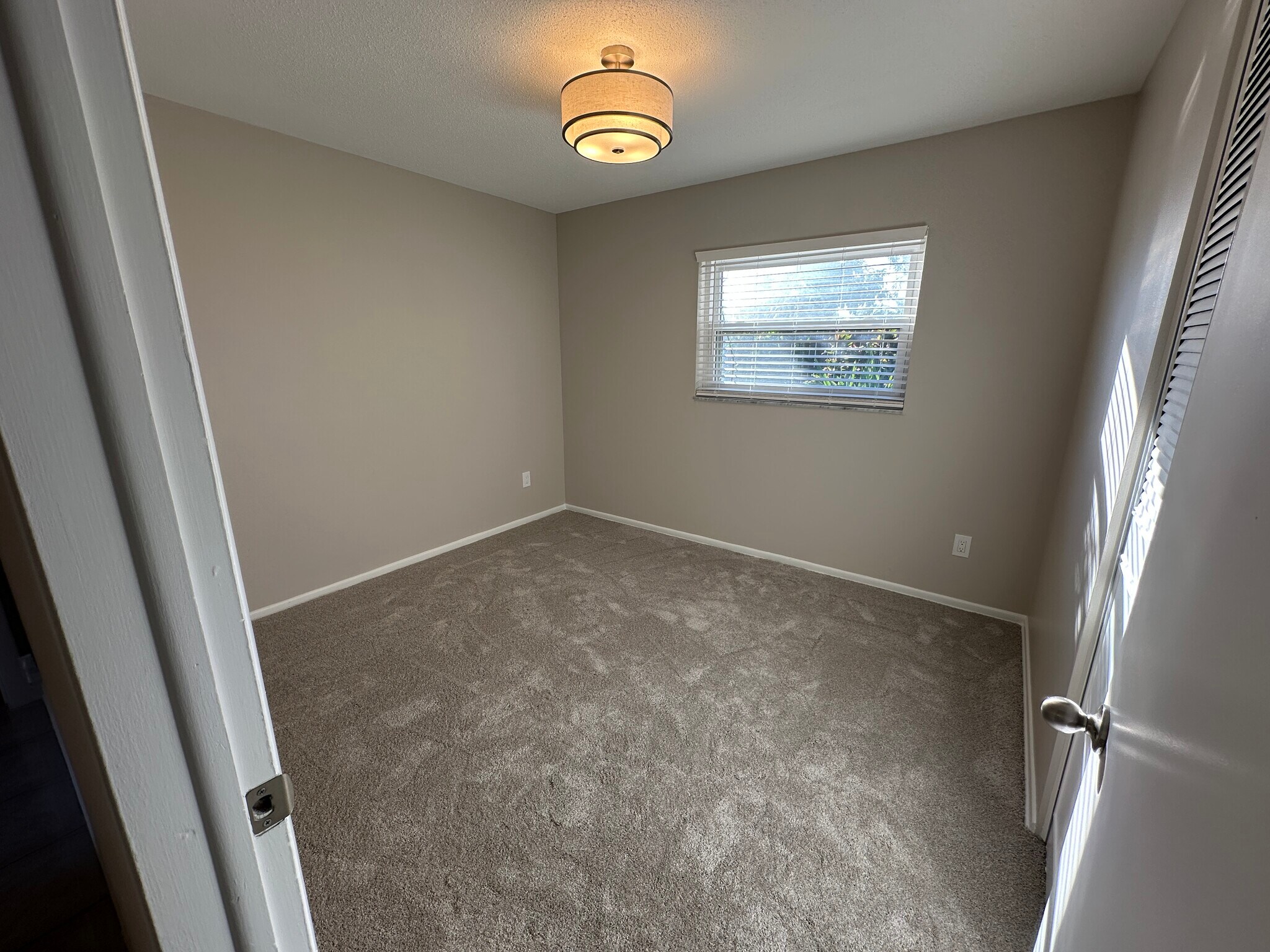 Building Photo - 6524 Voltaire Dr