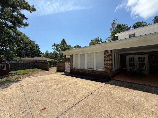 Building Photo - 3512 Shadowwood Ct
