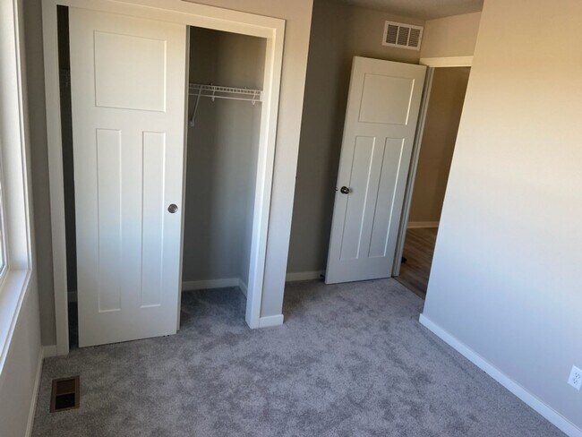 Building Photo - Luxury Newer Construction Home with Attached 2 Car Garage!