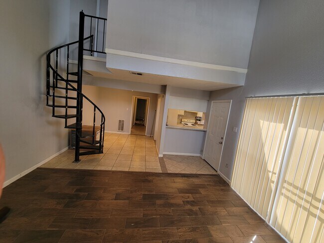 Building Photo - 12247 W Village Dr