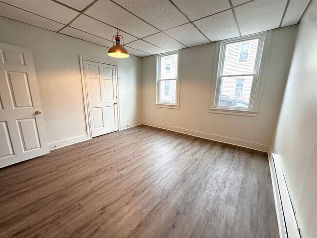 Building Photo - 31 N Hartley St
