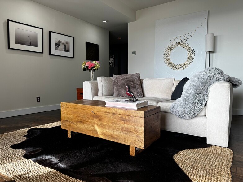 Building Photo - 1107 1st Ave