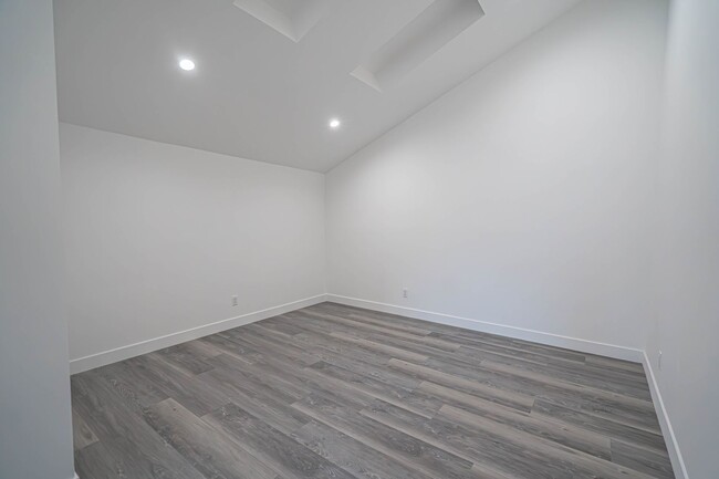 Building Photo - ADU 2 Bedroom for Rent in Sylmar!