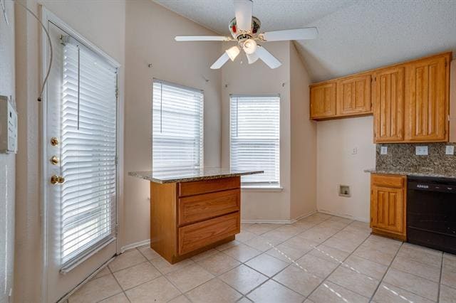 Building Photo - 2701 Chatsworth Dr