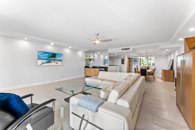 Building Photo - 2155 S Ocean Blvd