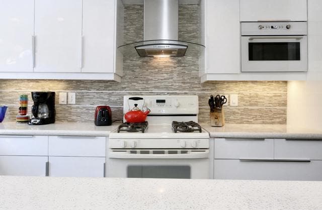 Building Photo - 4531 Chateau Dr